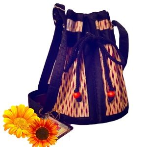 Exotic cinch closure bag adjustable strap NWT